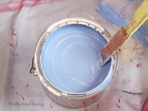Image Source: https://thriftyrebelvintage.com/2016/05/how-to-mix-your-own-paint.html/